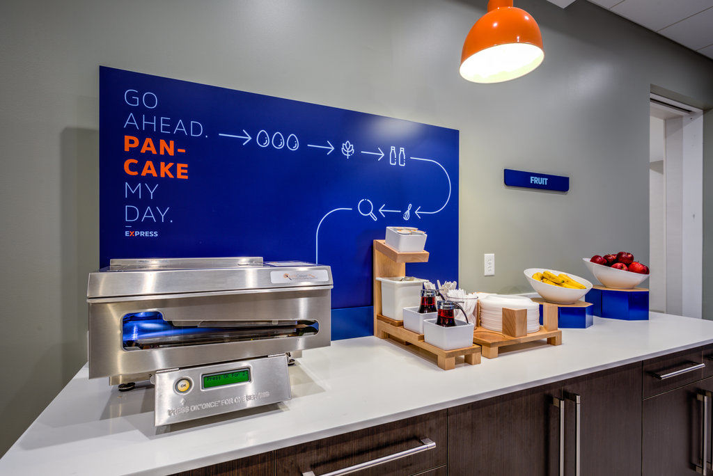 Holiday Inn Express & Suite Milroy - Reedsville Экстерьер фото