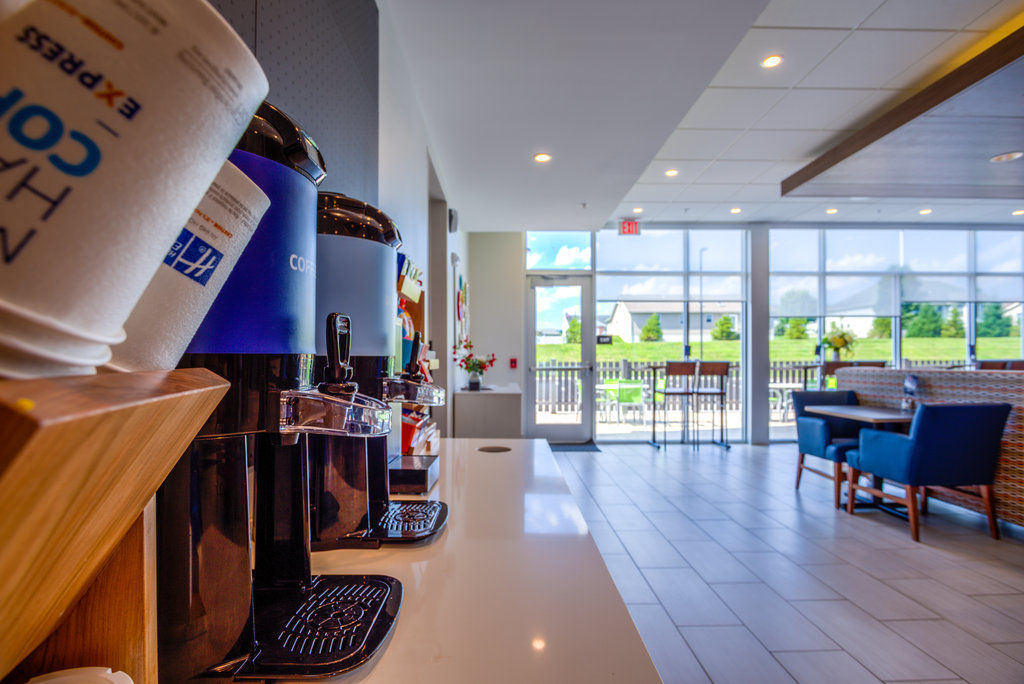 Holiday Inn Express & Suite Milroy - Reedsville Экстерьер фото