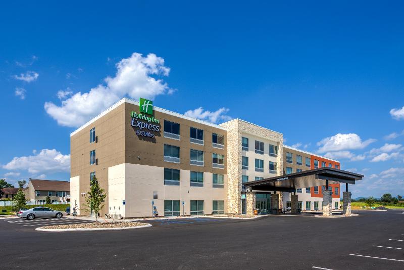 Holiday Inn Express & Suite Milroy - Reedsville Экстерьер фото