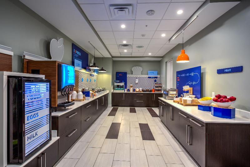 Holiday Inn Express & Suite Milroy - Reedsville Экстерьер фото
